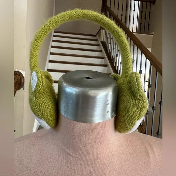 Green Knit Frog Face Earmuffs Fleece Lined Novelty Winter Accessory - Picture 4 of 4